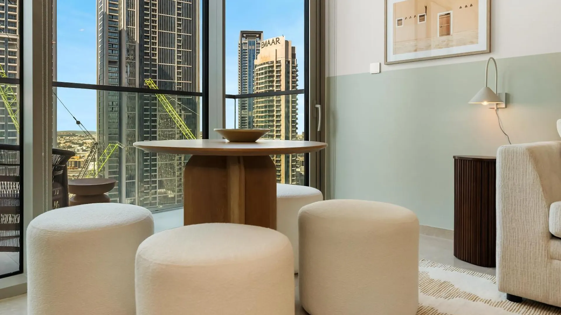 Apartment 1 Bedroom Apt High End Luxurios Building Next To Dubai Mall