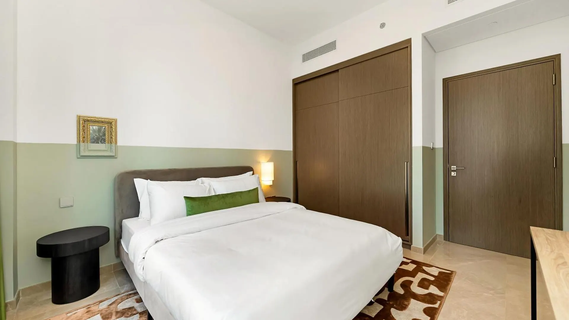 1 Bedroom Apt High End Luxurios Building Next To Dubai Mall 0*,  United Arab Emirates