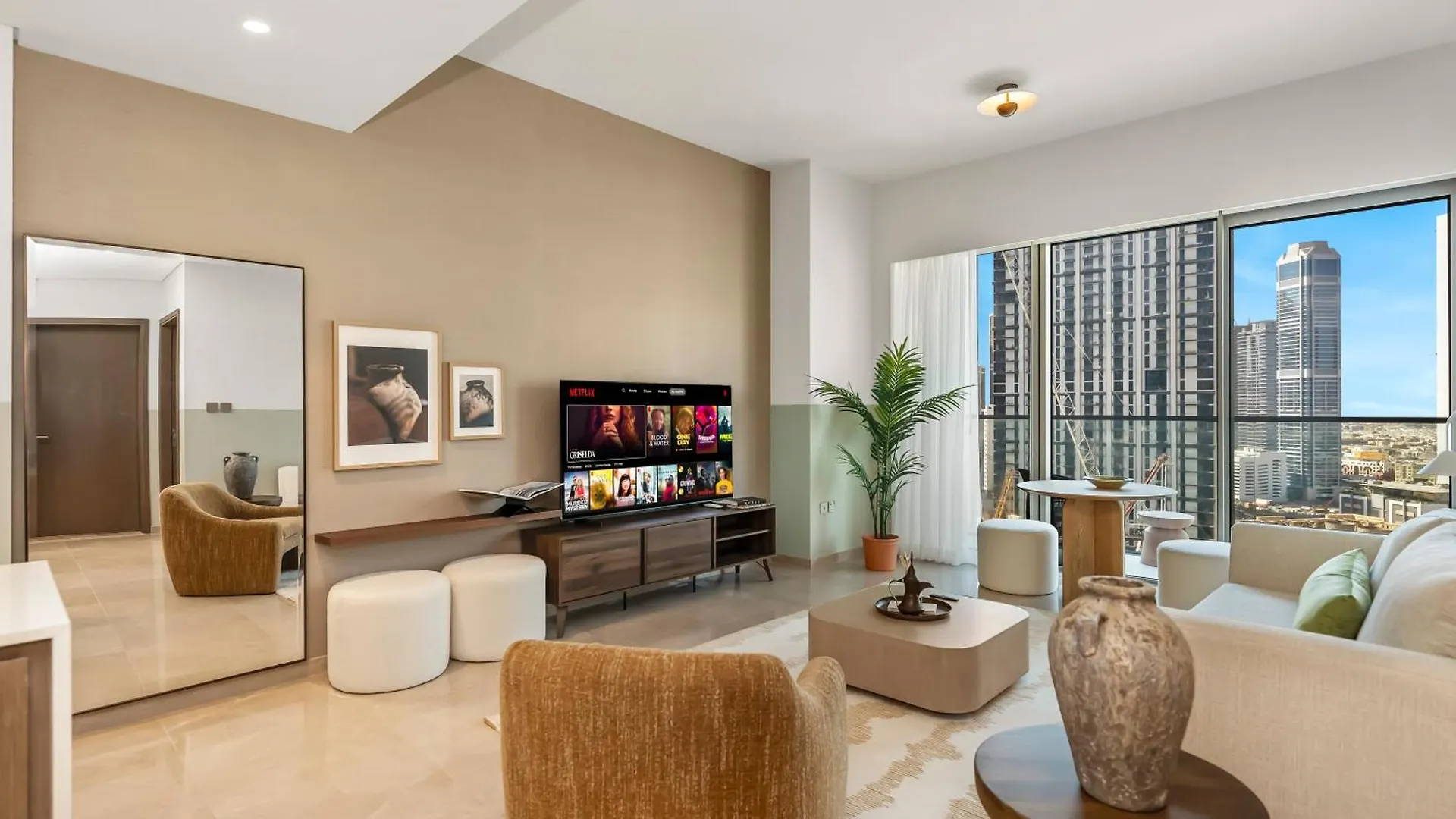 Apartment 1 Bedroom Apt High End Luxurios Building Next To Dubai Mall