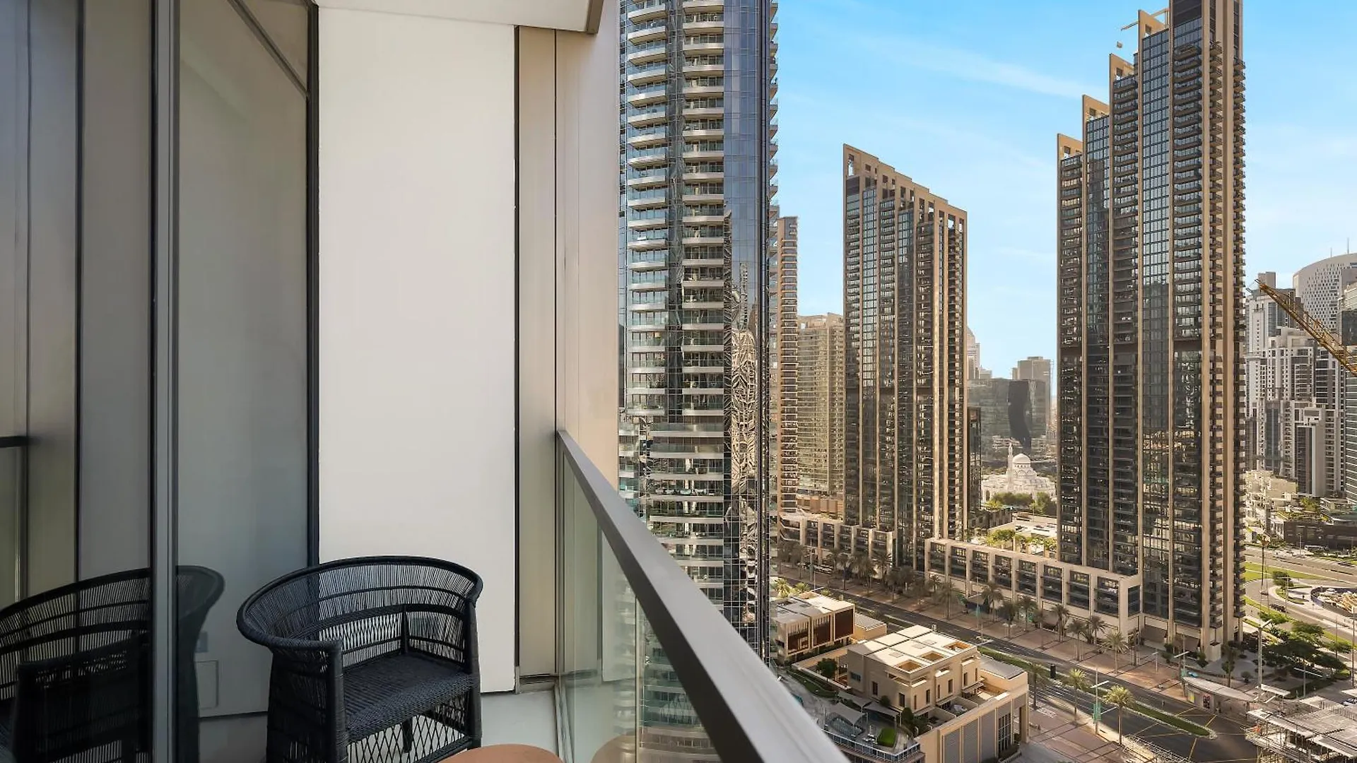 1 Bedroom Apt High End Luxurios Building Next To Dubai Mall United Arab Emirates