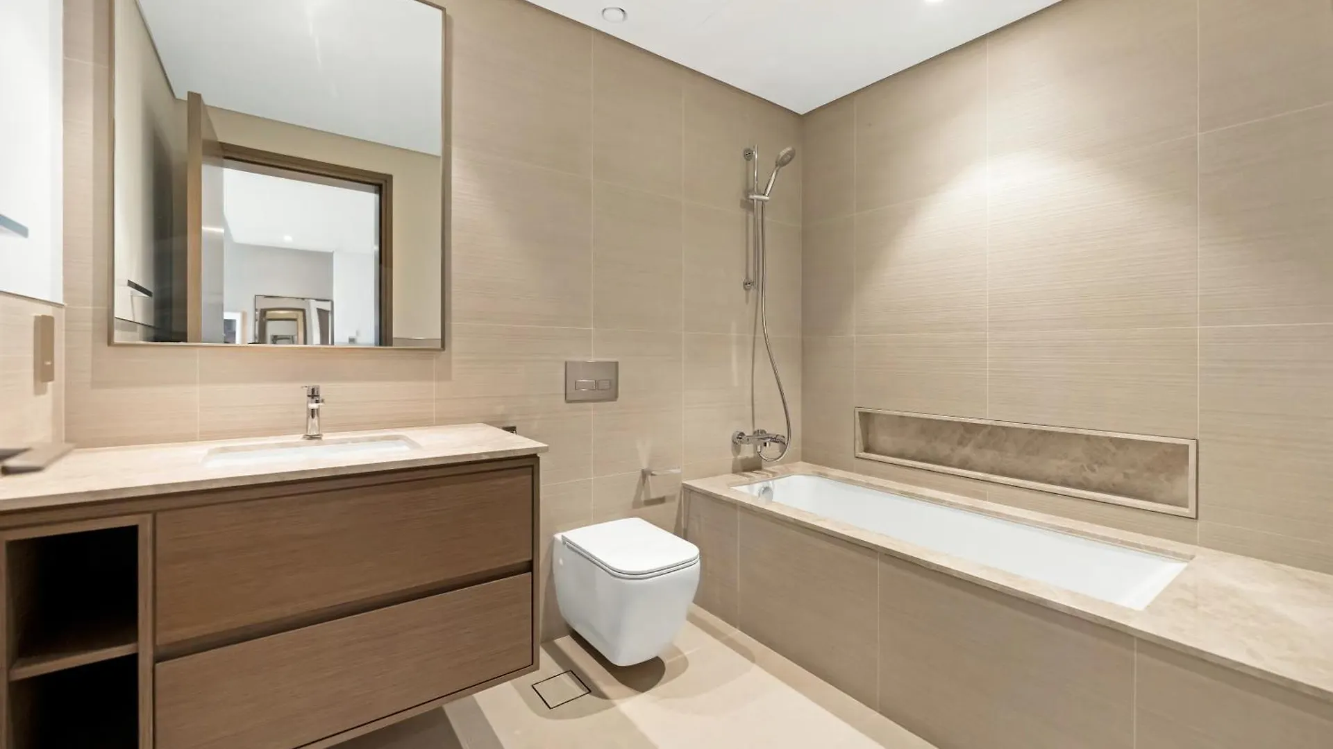 Apartment 1 Bedroom Apt High End Luxurios Building Next To Dubai Mall United Arab Emirates