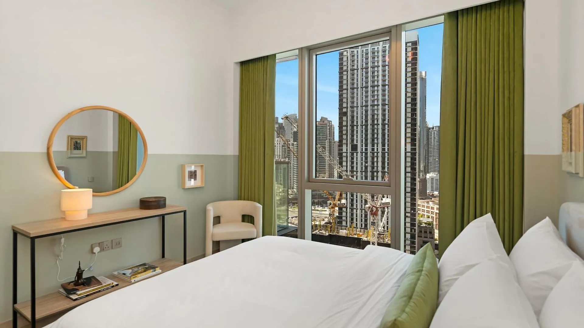 1 Bedroom Apt High End Luxurios Building Next To Dubai Mall Apartment