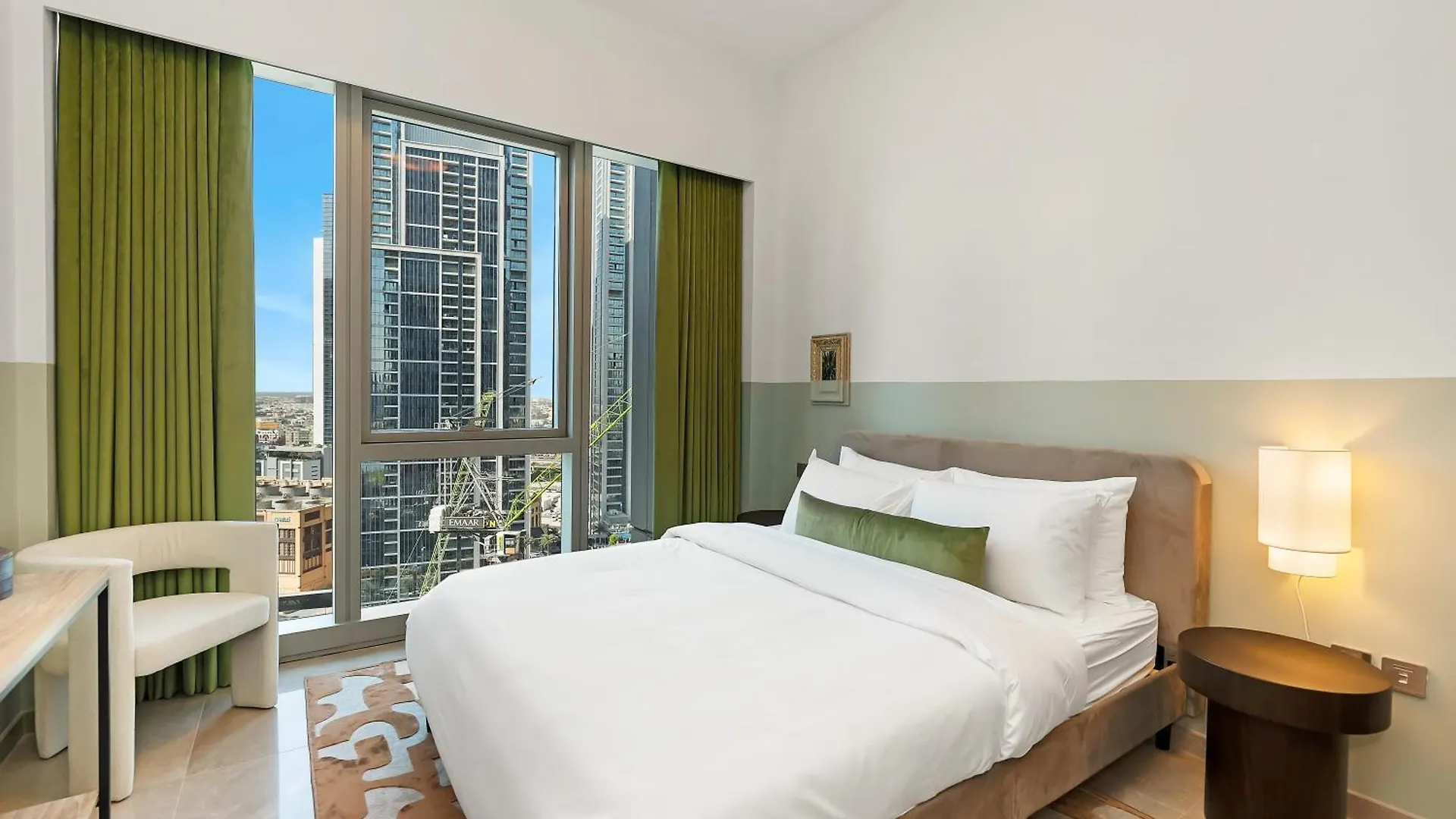 1 Bedroom Apt High End Luxurios Building Next To Dubai Mall