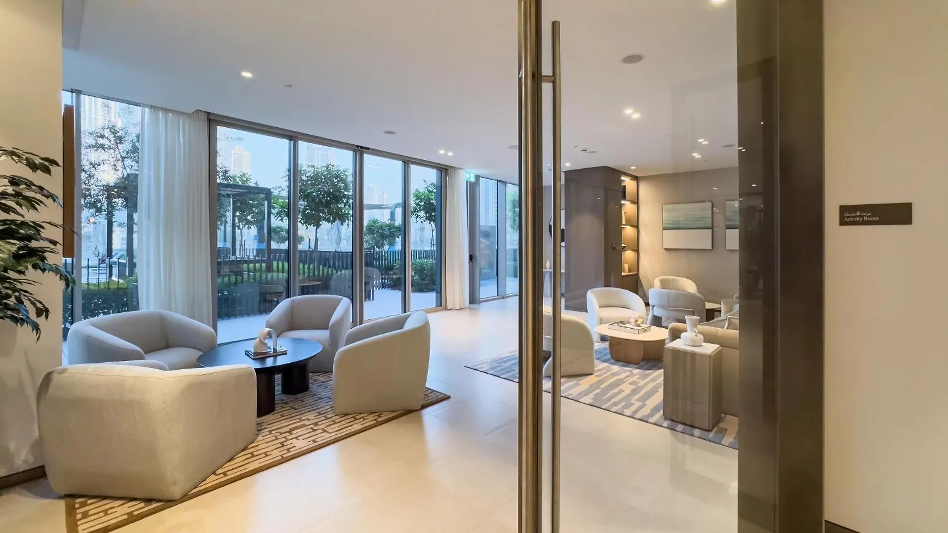 1 Bedroom Apt High End Luxurios Building Next To Dubai Mall 0*,