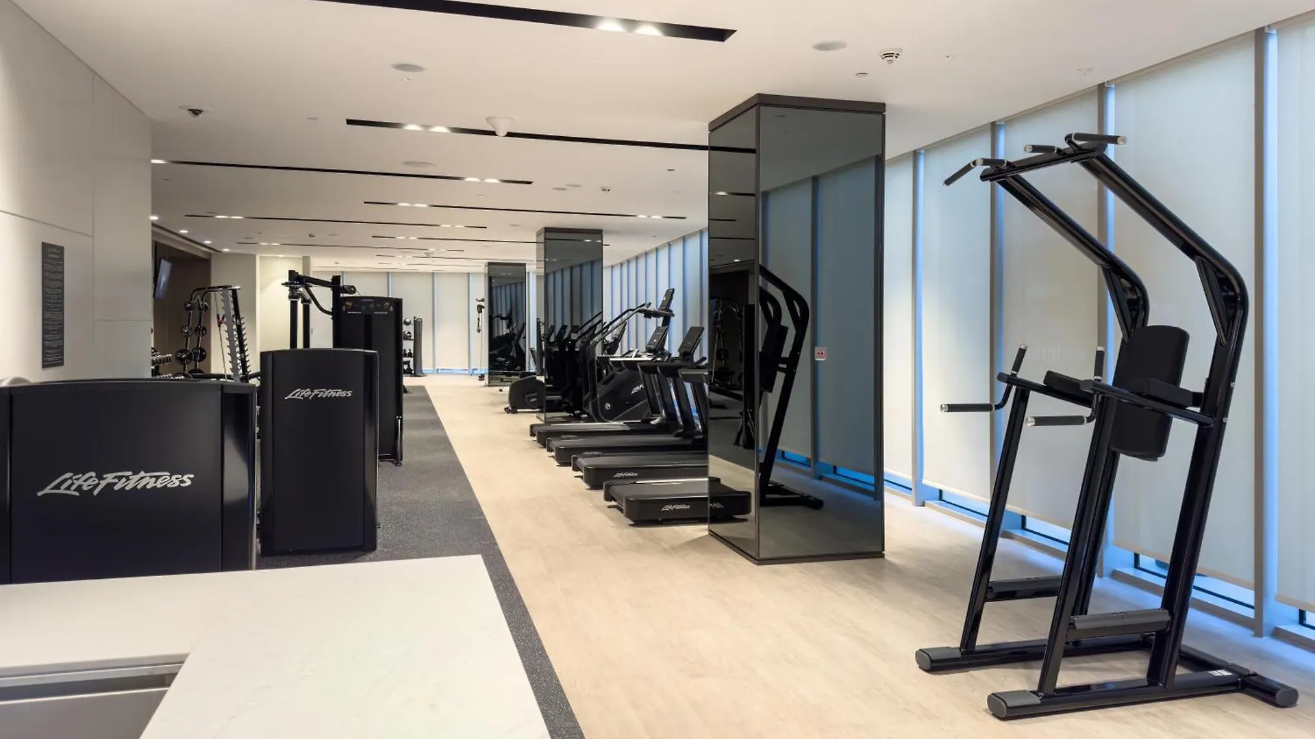 Apartment 1 Bedroom Apt High End Luxurios Building Next To Dubai Mall
