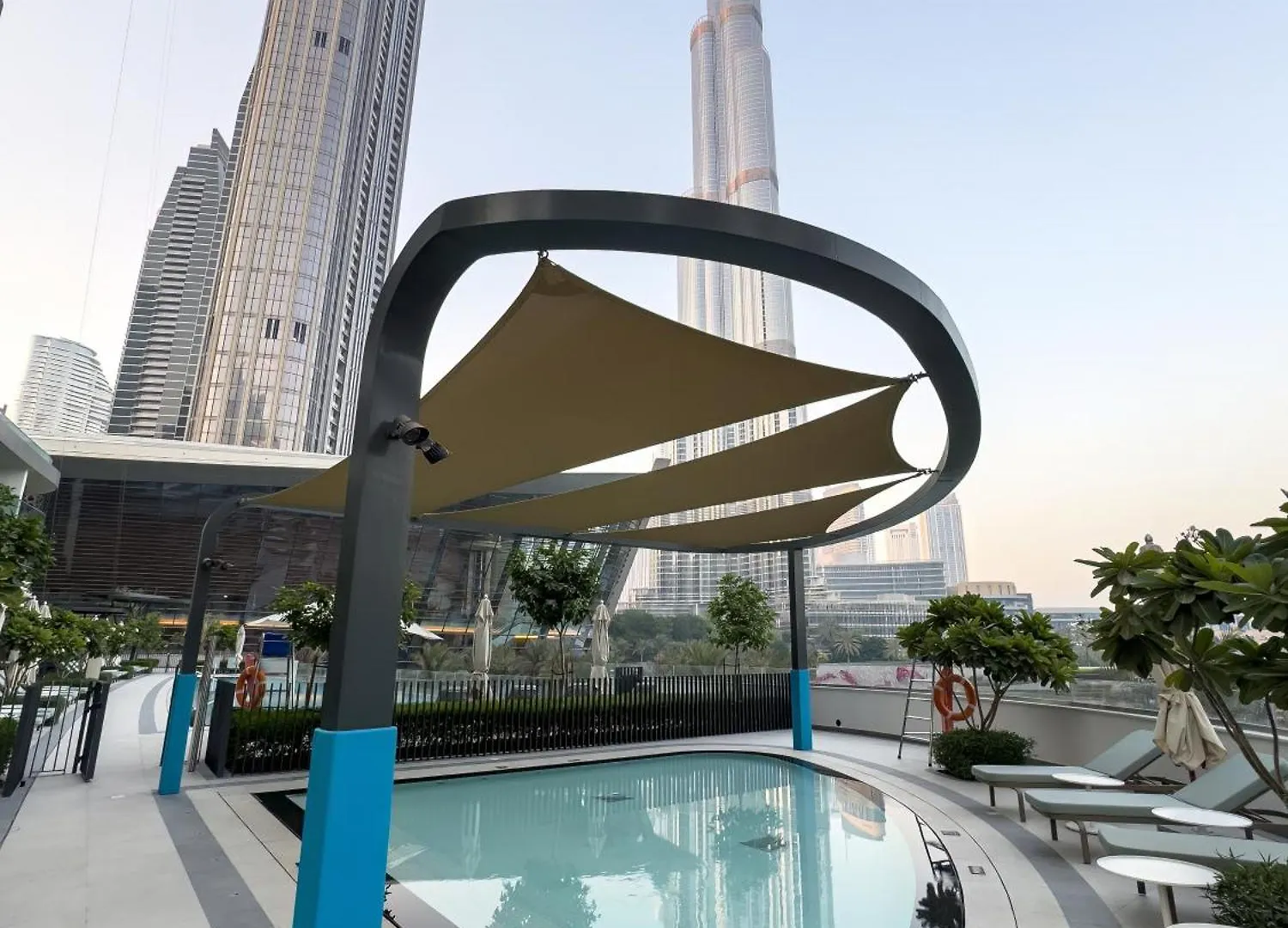 Apartment 1 Bedroom Apt High End Luxurios Building Next To Dubai Mall